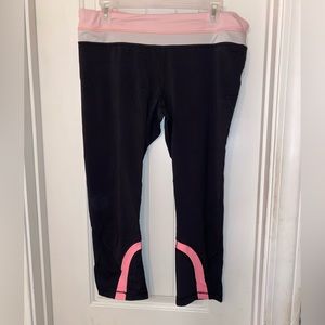 Older style lululemon capri leggings